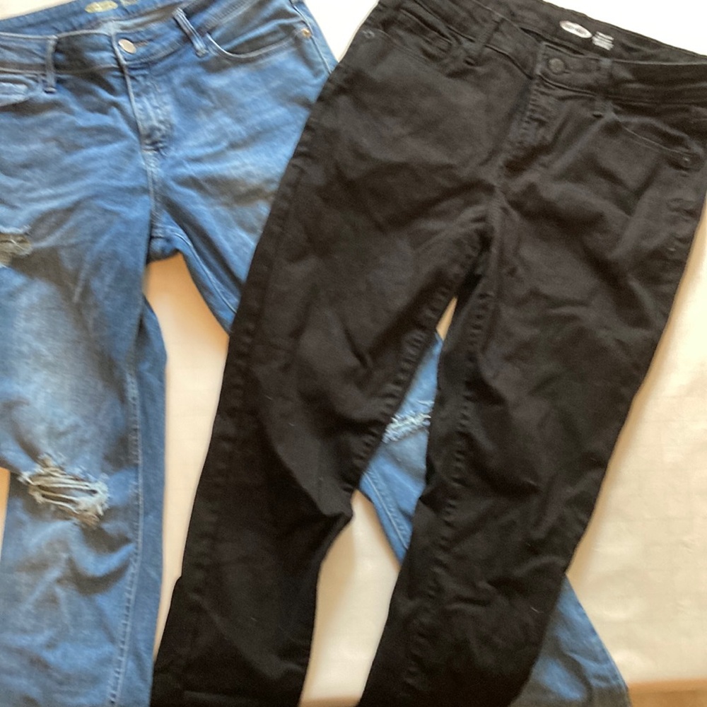 Old Navy women’s Rockstar skinny jeans 2 pack black & light blue denim size 10